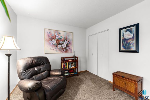2800 E 18th St Street, Sioux Falls, SD 57103