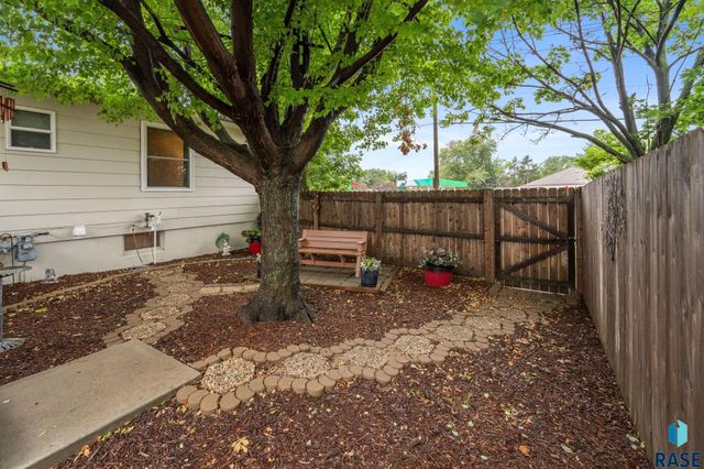 2800 E 18th St Street, Sioux Falls, SD 57103