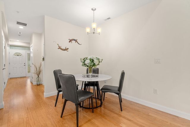 70 Endicott St 1105, Norwood, MA 02062
