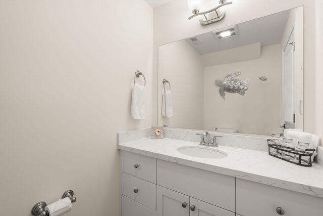 70 Endicott St 1105, Norwood, MA 02062