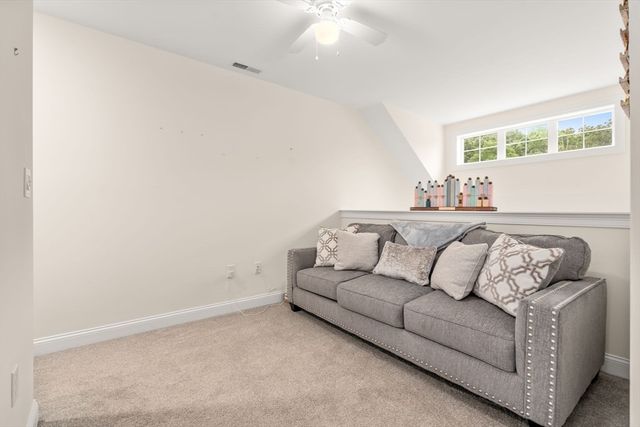 70 Endicott St 1105, Norwood, MA 02062