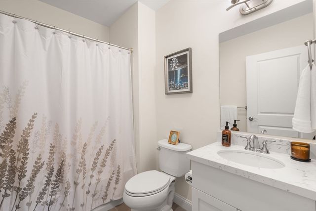 70 Endicott St 1105, Norwood, MA 02062