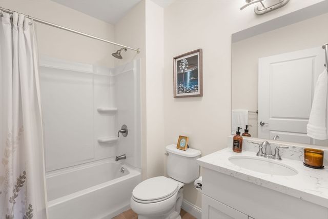 70 Endicott St 1105, Norwood, MA 02062