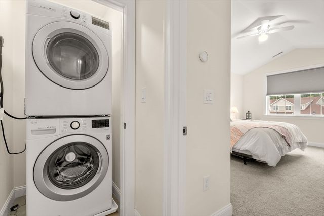 70 Endicott St 1105, Norwood, MA 02062