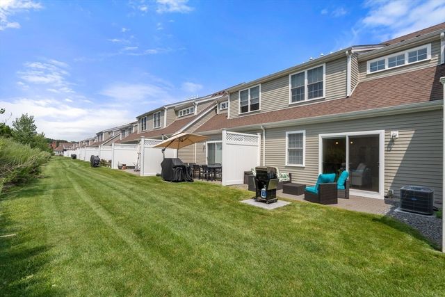 70 Endicott St 1105, Norwood, MA 02062