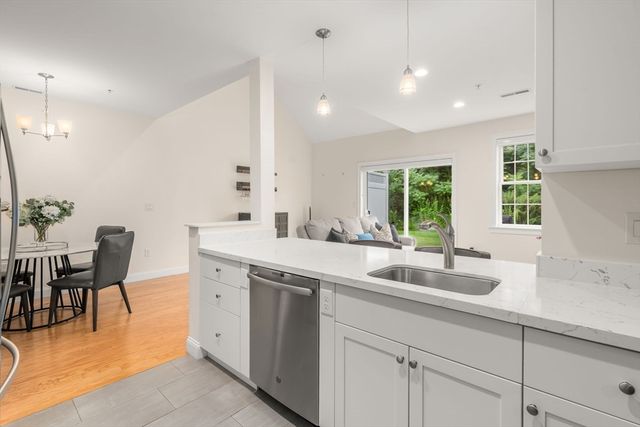 70 Endicott St 1105, Norwood, MA 02062