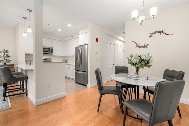 70 Endicott St 1105, Norwood, MA 02062