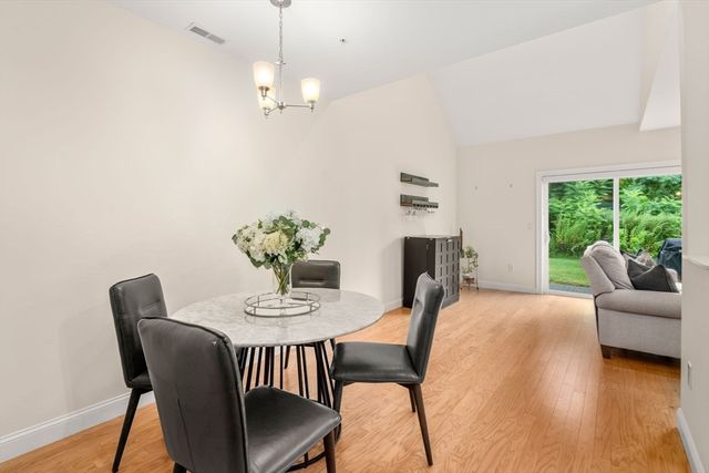 70 Endicott St 1105, Norwood, MA 02062