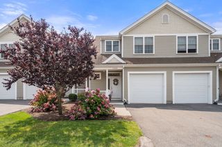 70 Endicott St 1105, Norwood, MA 02062