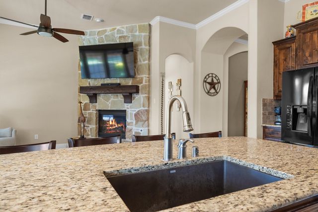 604 Satinwood Lane, Euless, TX 76039