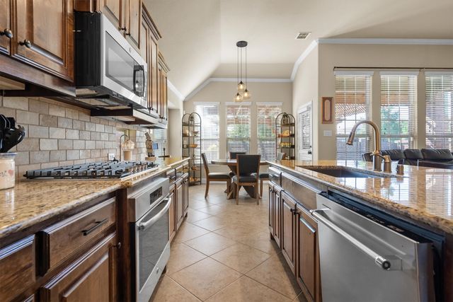 604 Satinwood Lane, Euless, TX 76039