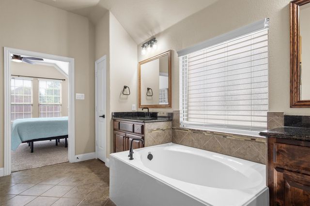 604 Satinwood Lane, Euless, TX 76039