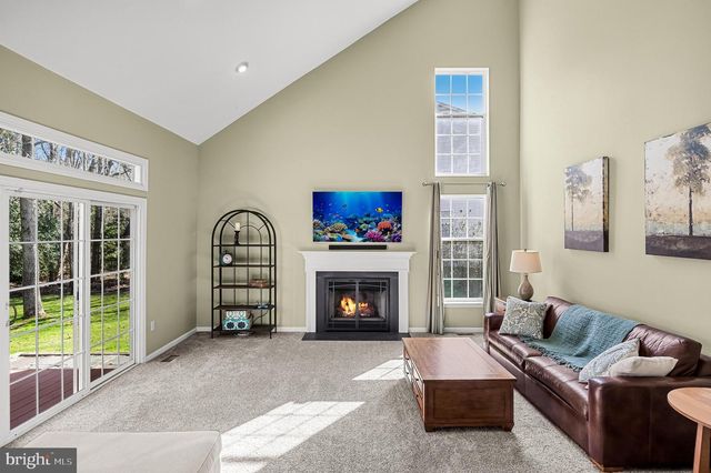 23 LONGFELLOW LN, Hainesport, NJ 08036