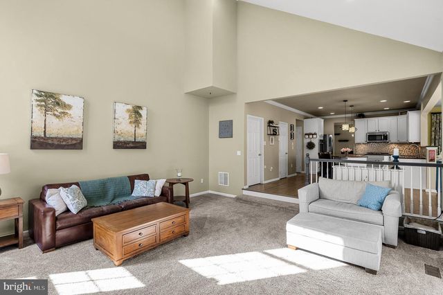 23 LONGFELLOW LN, Hainesport, NJ 08036