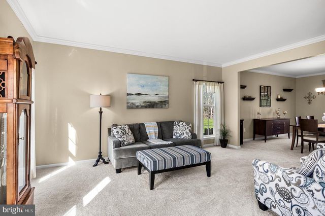 23 LONGFELLOW LN, Hainesport, NJ 08036