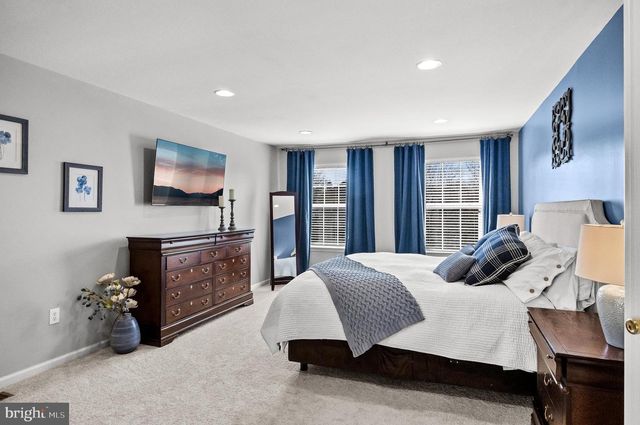 23 LONGFELLOW LN, Hainesport, NJ 08036