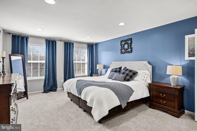 23 LONGFELLOW LN, Hainesport, NJ 08036