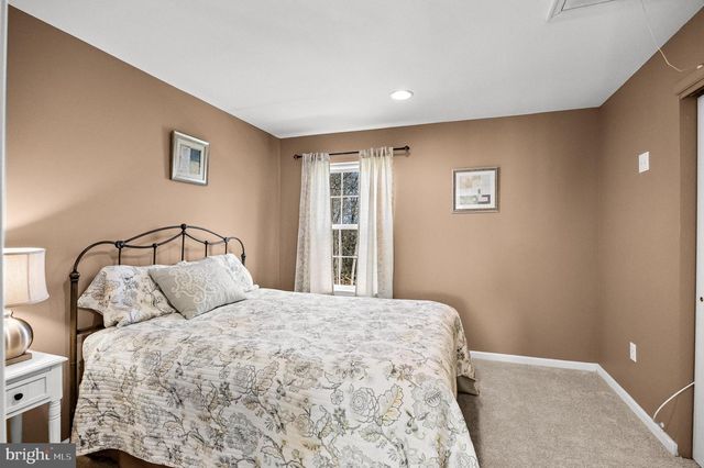 23 LONGFELLOW LN, Hainesport, NJ 08036