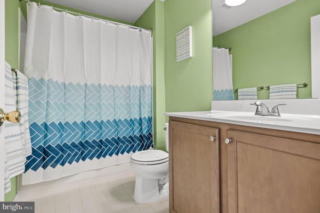 23 LONGFELLOW LN, Hainesport, NJ 08036