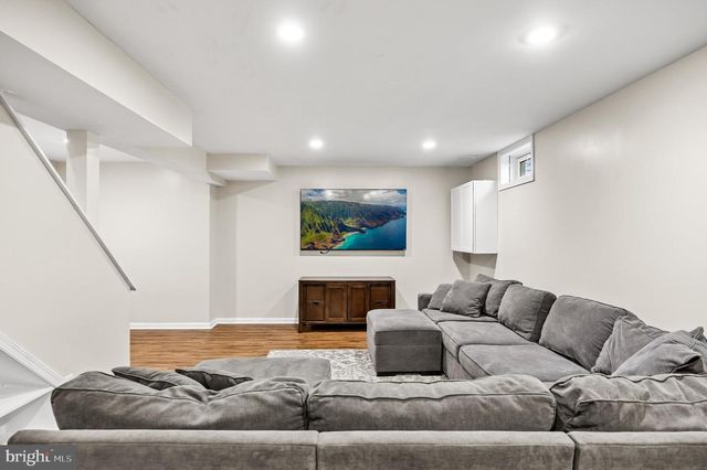 23 LONGFELLOW LN, Hainesport, NJ 08036