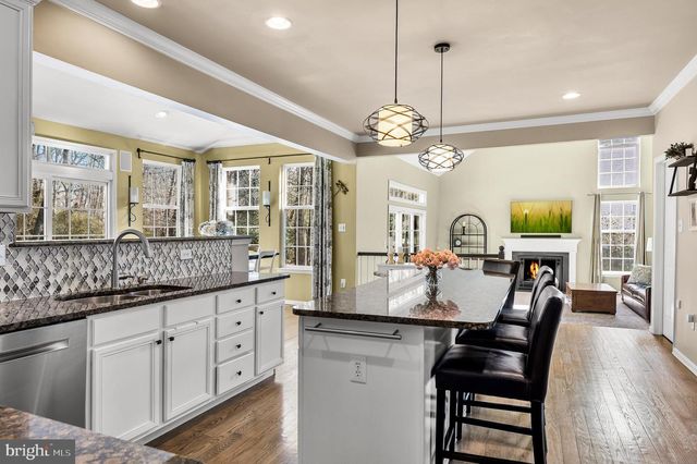 23 LONGFELLOW LN, Hainesport, NJ 08036