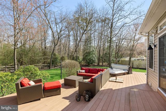 23 LONGFELLOW LN, Hainesport, NJ 08036