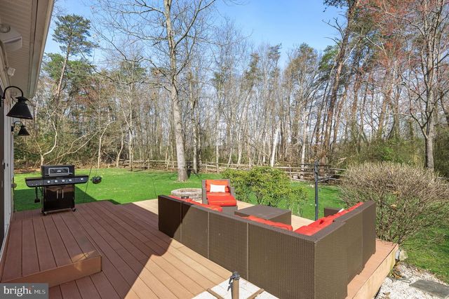 23 LONGFELLOW LN, Hainesport, NJ 08036