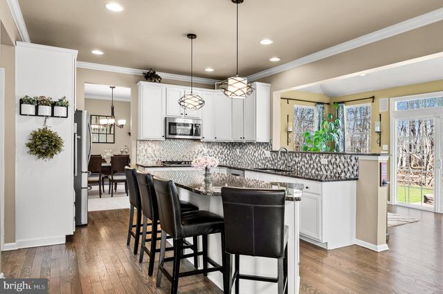 23 LONGFELLOW LN, Hainesport, NJ 08036