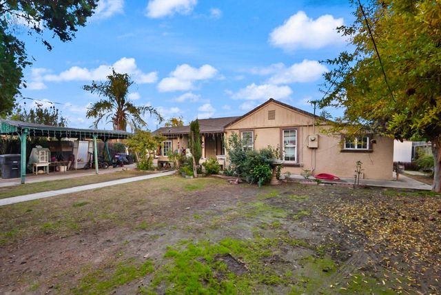 2012 2nd St, Hughson, CA 95326