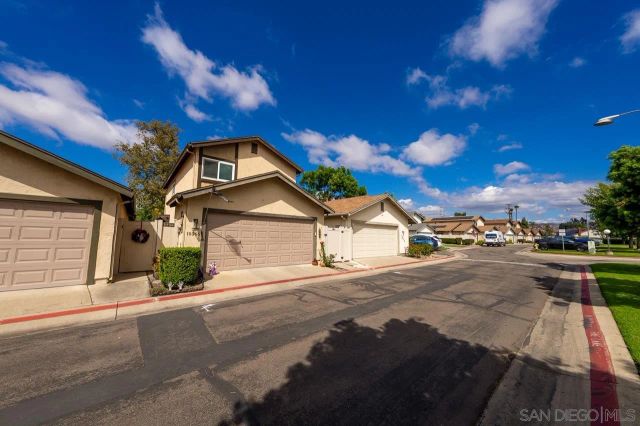 10366 Rochelle Ave, Santee, CA 92071