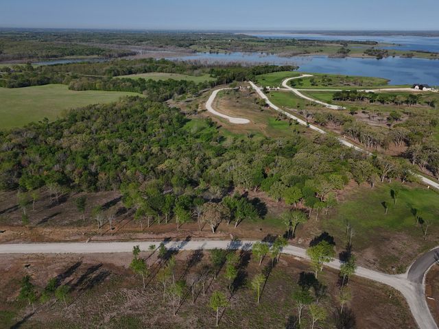 254 Timberland Heights, Windom, TX 75492