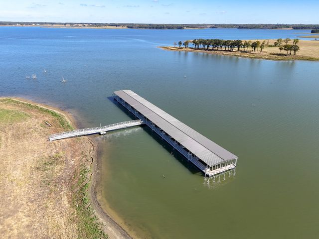 254 Timberland Heights, Windom, TX 75492