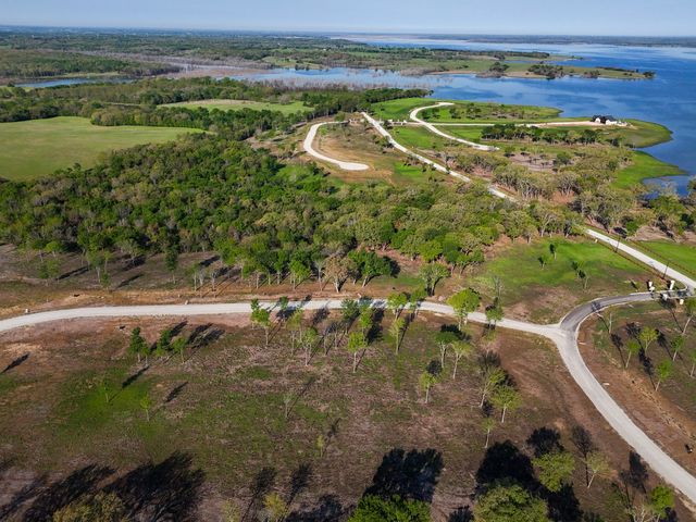 254 Timberland Heights, Windom, TX 75492