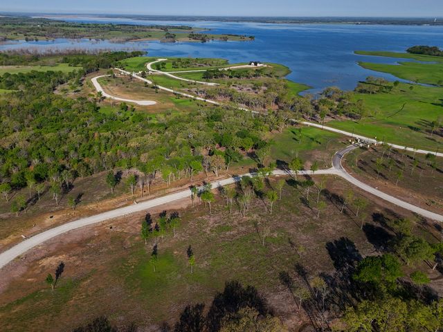 254 Timberland Heights, Windom, TX 75492