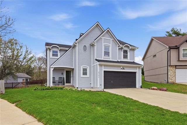 4702 Roundtree Court, Shawnee, KS 66226