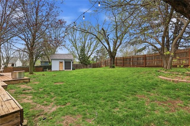 4702 Roundtree Court, Shawnee, KS 66226