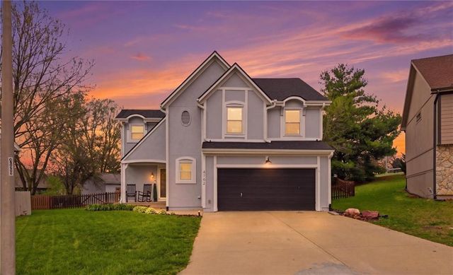 4702 Roundtree Court, Shawnee, KS 66226