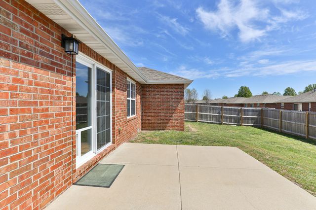 4442 W Normal Street, Springfield, MO 65802