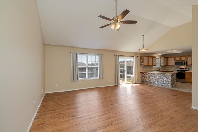 4442 W Normal Street, Springfield, MO 65802