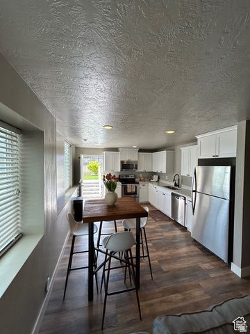 224 S DRY CREEK LN, Vineyard, UT 84058