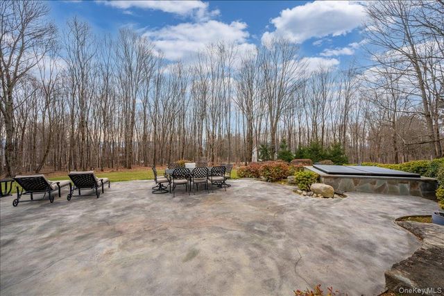 5 Cottage Road, Hopewell Junction, NY 12533