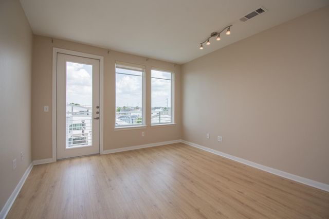 505 Jackson Hill Street 409, Houston, TX 77007