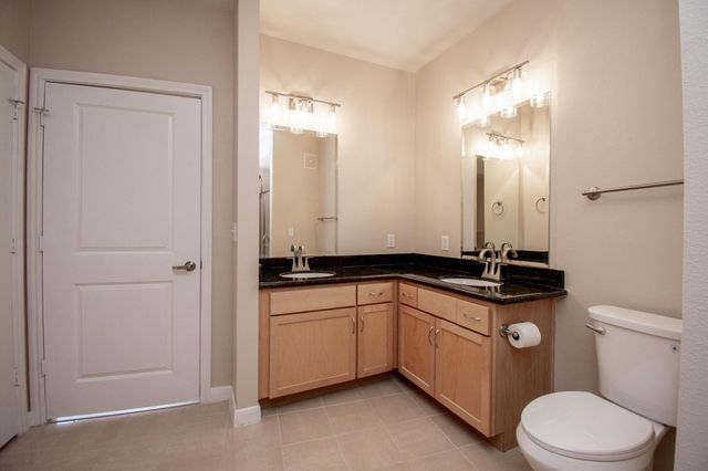 505 Jackson Hill Street 409, Houston, TX 77007