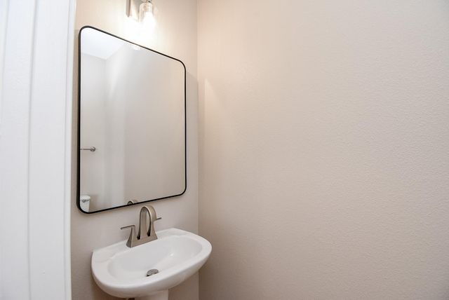 505 Jackson Hill Street 409, Houston, TX 77007