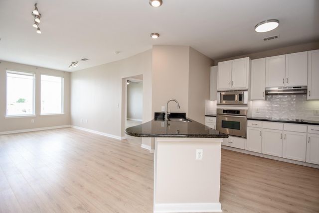 505 Jackson Hill Street 409, Houston, TX 77007
