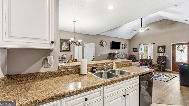 825 Shannon Circle NE, Rome, GA 30161