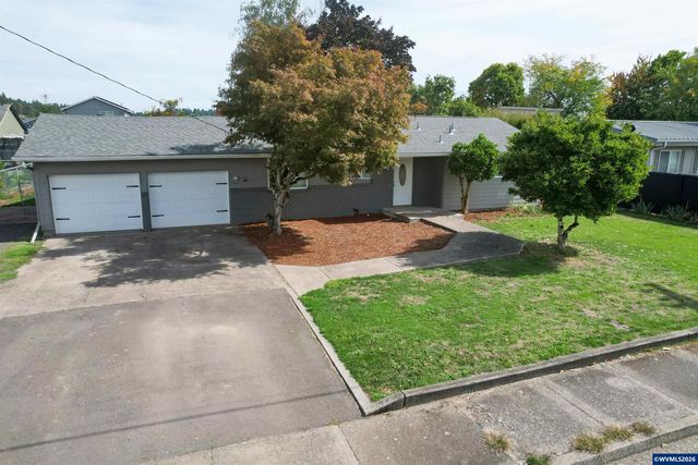 161 N 7th St, Jefferson, OR 97352
