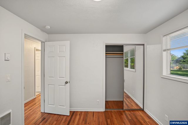 161 N 7th St, Jefferson, OR 97352