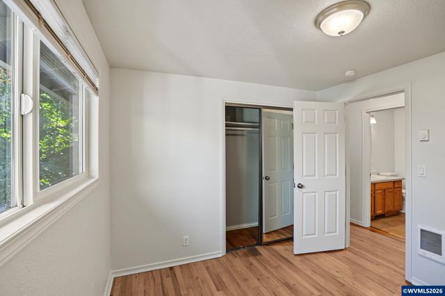 161 N 7th St, Jefferson, OR 97352