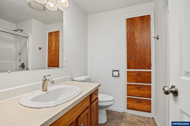 161 N 7th St, Jefferson, OR 97352